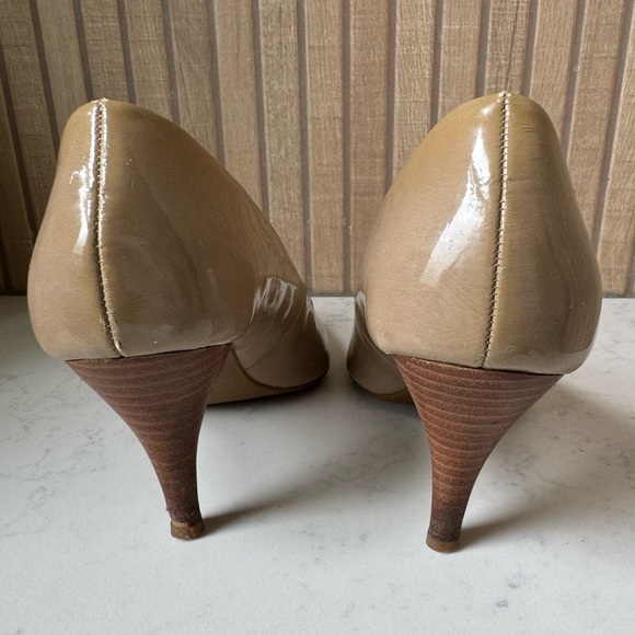 Bandolino Nude Heels - Picture 6 of 10